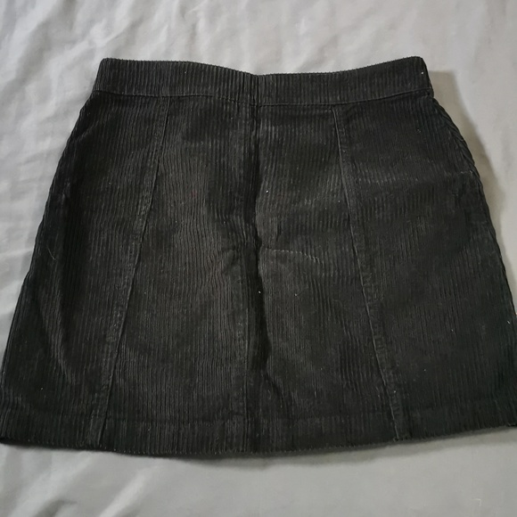 skirt - Picture 2 of 2